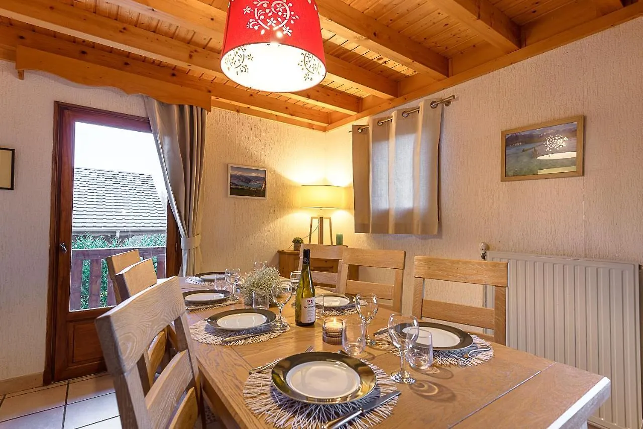 ST JORIOZ vue lac 180 Spacieuse maison privative sur grand jardin clos by LocationlacAnnecy, LLA Selections Saint-Jorioz France